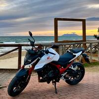 Honda Hornet 750 - 2023