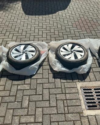 Cerchi + gomme Pirelli