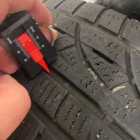 Pneumatici invernali  215 65 R16 98H