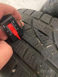 Pneumatici invernali  215 65 R16 98H