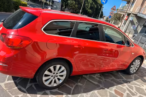 Opel  astra tourer 1.4 GPL/ benzina