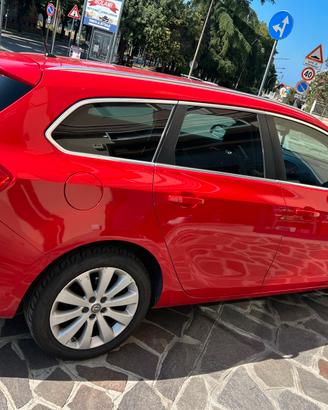 Opel  astra tourer 1.4 GPL/ benzina