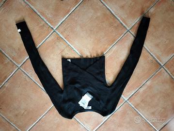 maglione corte con scollo a V  taglia S