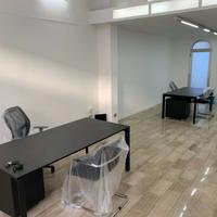 2 Scrivanie(180X90)+4sedie+ cassettiere