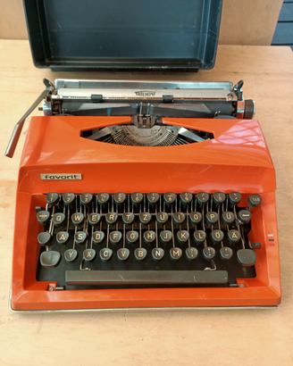 Macchina da scrivere Triumph Favorit