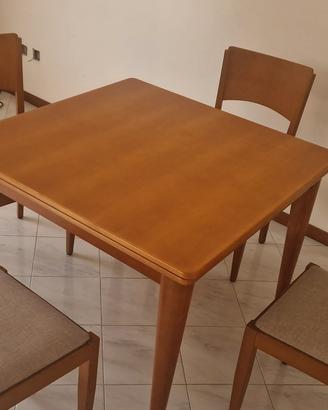 Tavolo in massello 100x100