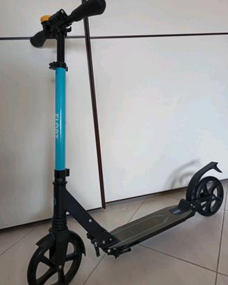 Monopattino a spinta