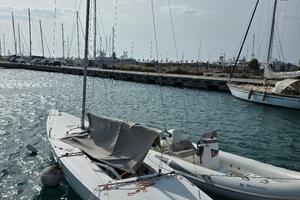 Barca a vela modello Etchells