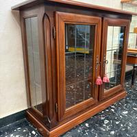 Vetrinetta sala due ante  legno massello