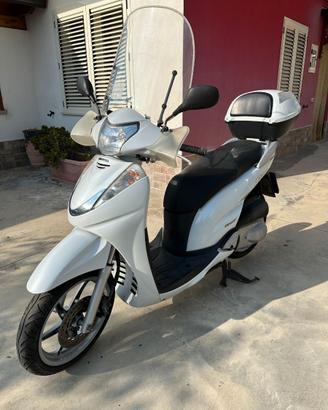 Honda SH 300