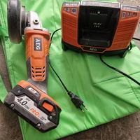 smerigliatrice a batteria AEG