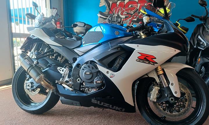 Suzuki GSX R 750