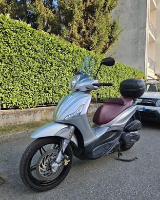 Piaggio Beverly 350 sport touring