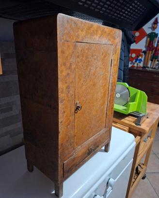 RARO ARMADIO IN MINUATURA ANNI 40