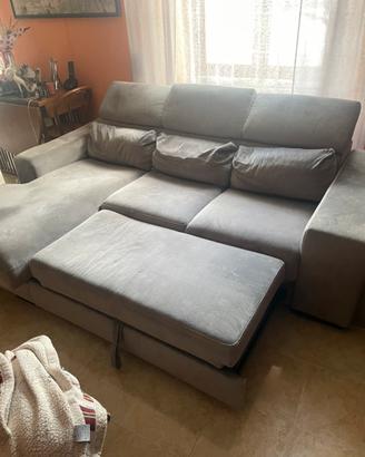Divano poltronesofà con 2 puff a scomparsa