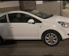 Opel corsa 1200 sport edition