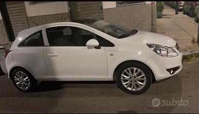 Opel corsa 1200 sport edition