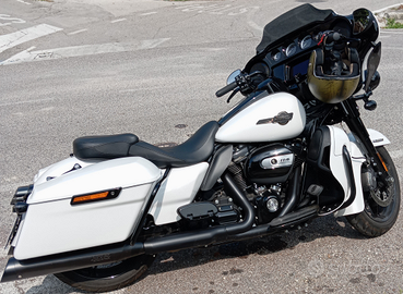 Harley davidson street glaide