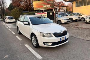 SKODA Octavia 1.6 TDI CR 105 CV DSG Wagon Elegan