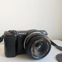 Sony a5100 con obiettivo TTArtisan 25mm f/2