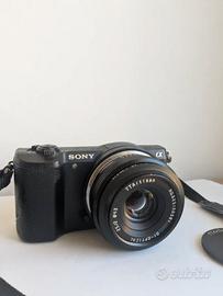 Sony a5100 con obiettivo TTArtisan 25mm f/2