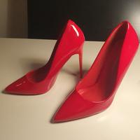 Scarpe rosse con tacco a spillo