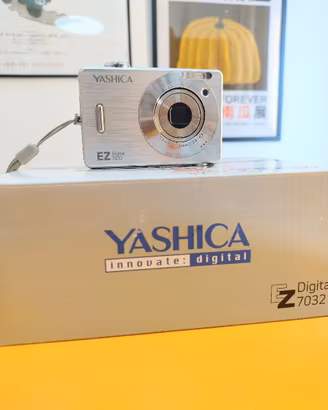Yashica EZ Digital 7032 7MP Digicam Sensore CCD