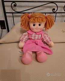Bambola di stoffa 