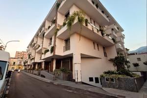 Studio medico arredato in zona centrale ANGRI