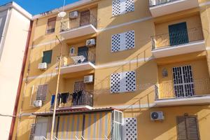 Trilocale luminoso - Via S. Riccardo 12