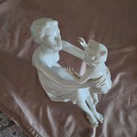 'Maternita', statuina porcellana biscuit