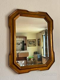 Specchio vintage in legno dorato