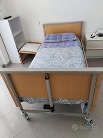 Letto tipo ospedaliero
