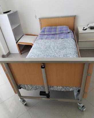 Letto tipo ospedaliero