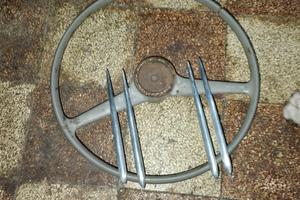 sterzo e fregi musata fiat 600