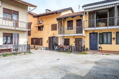 CASA DI CORTE A SAN MAURIZIO CANAVESE