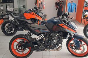 KTM 125 DUKE TUA SUBITO CON 2500,00 €.