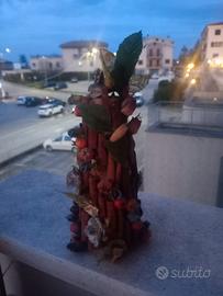 Soprammobile decorato con cannella