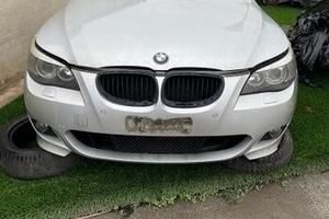 Ricambi disponibili bmw 530 2005 musata completa