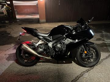 Honda CBR 650R ben tenuta