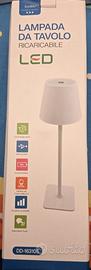 Lampada da tavolo LED ricaricabile