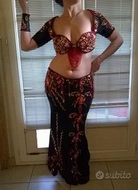 Costume professionale danza del ventre rosso nero