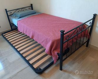 Letto singolo in ferro con rete e materasso