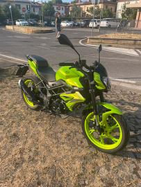 Moto Benelli BN125, come nuova, solo 1800km
