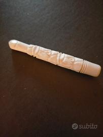 ANTICO BOCCHINO O PORTASIGARETTE INTAGLIATO A MANO