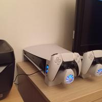 PS5  con 2 controller dual sense e 7 giochi