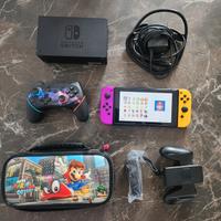 Nintendo Switch + Controller e Custodia 