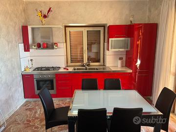 Cucina completa moderna colore rosso