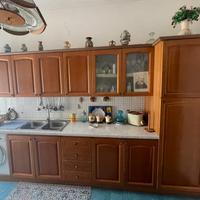 Cucina Completa (mobili , cappa e lampadario)
