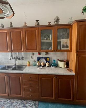 Cucina Completa (mobili , cappa e lampadario)